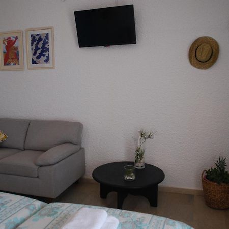 Sunset Rooms Agia Marina  Exterior photo