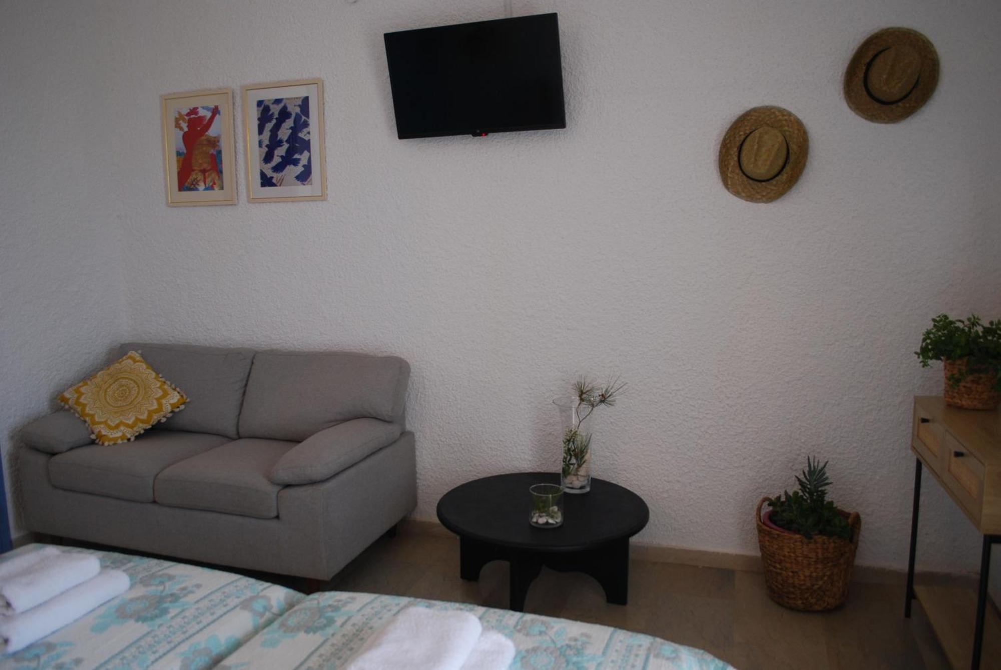 Sunset Rooms Agia Marina  Exterior photo