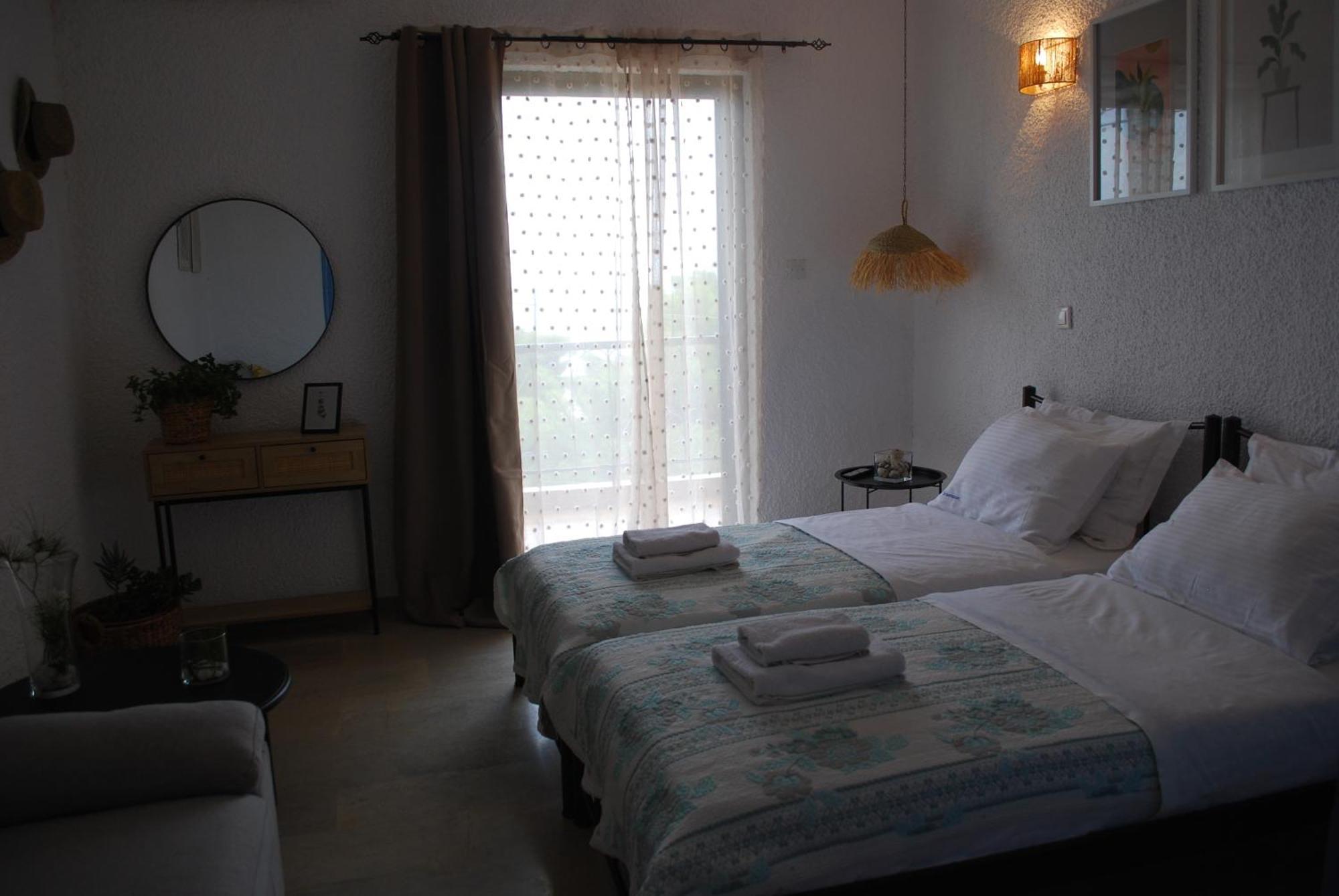 Sunset Rooms Agia Marina  Exterior photo