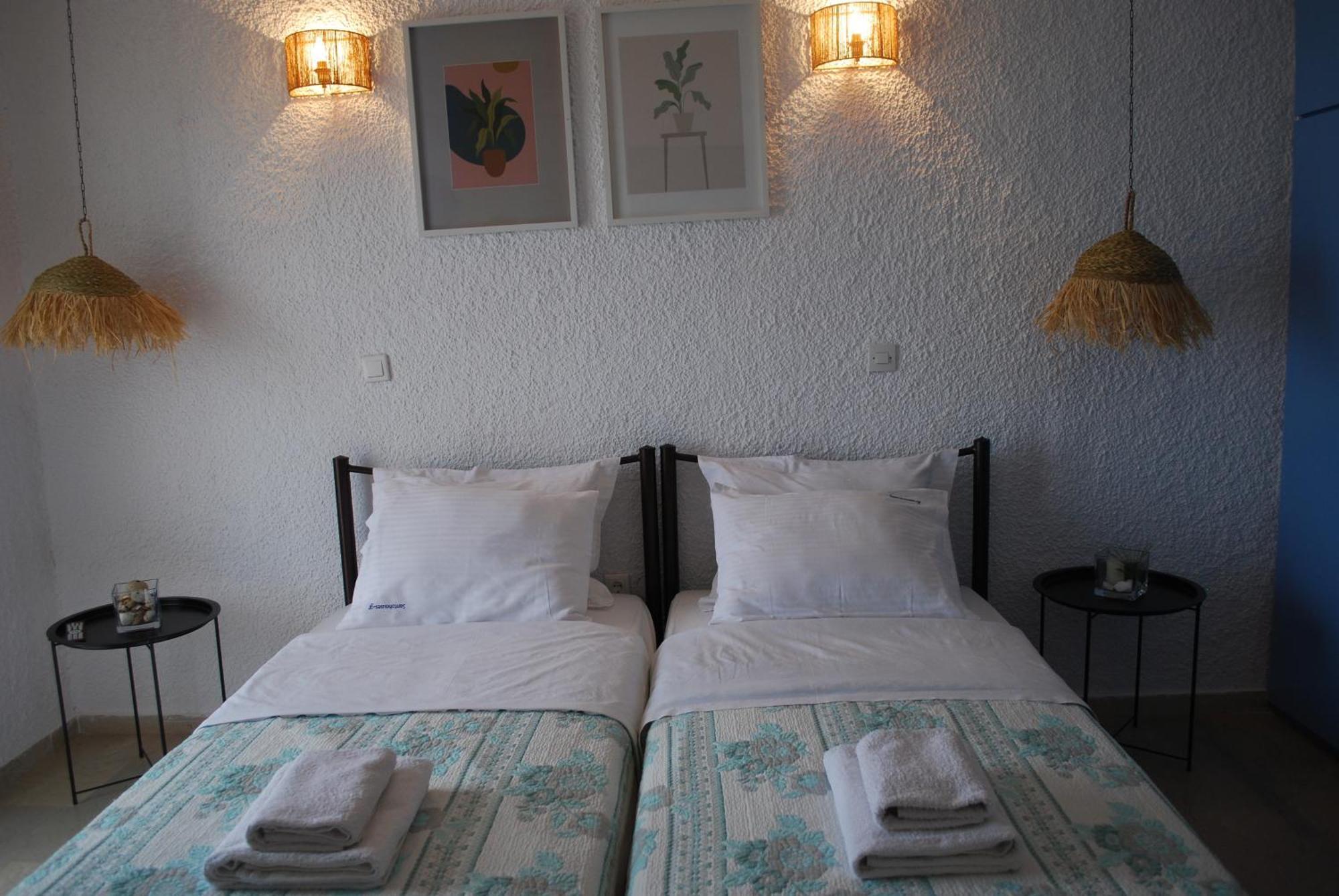 Sunset Rooms Agia Marina  Exterior photo