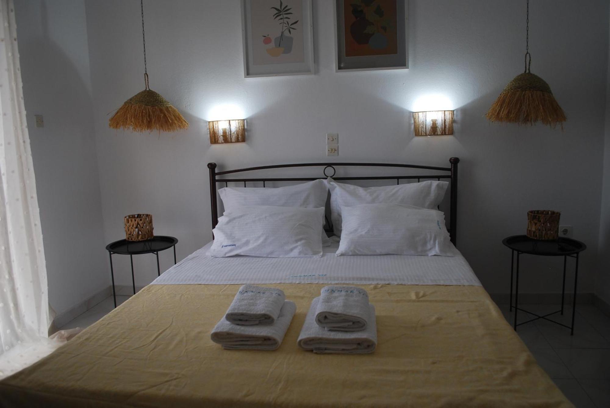 Sunset Rooms Agia Marina  Exterior photo