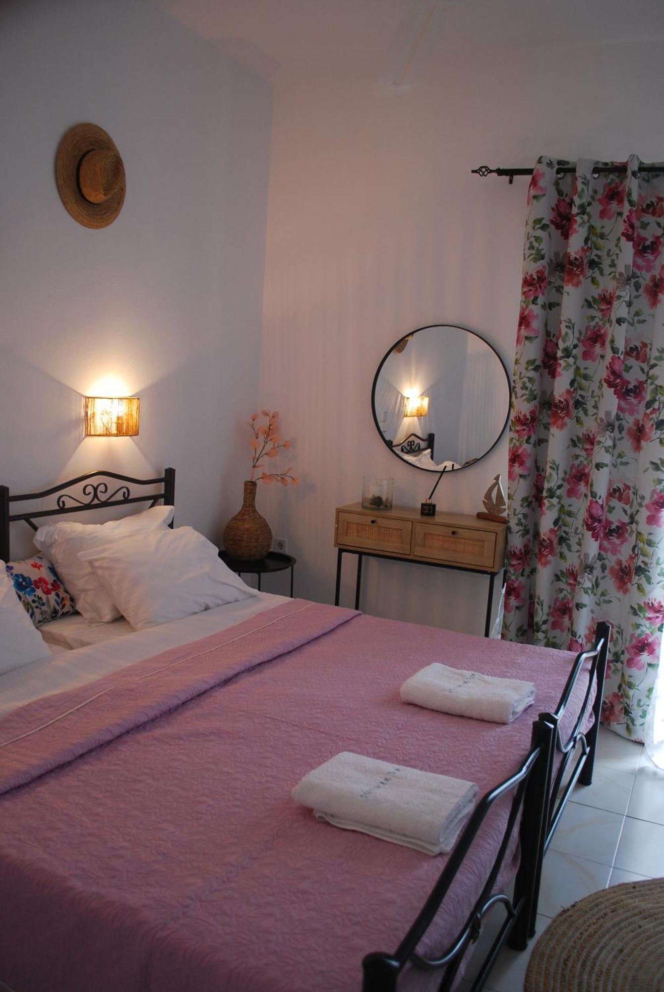Sunset Rooms Agia Marina  Exterior photo
